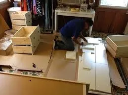 Montaj de mobilier de birou realizat de echipa ExpertMove